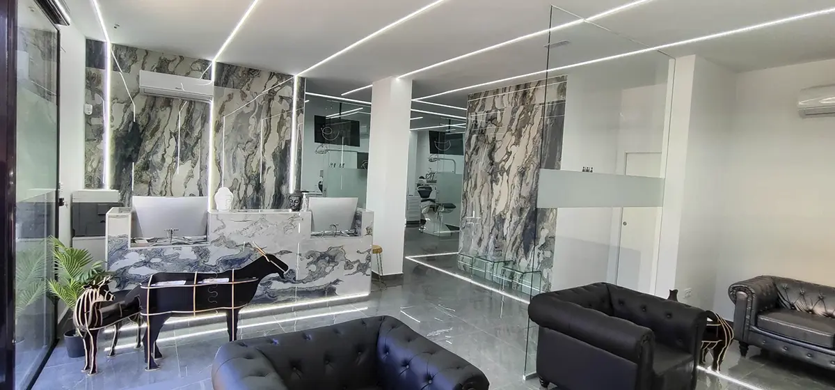 Interior de clínica dental diseñada por MIMO Proyect